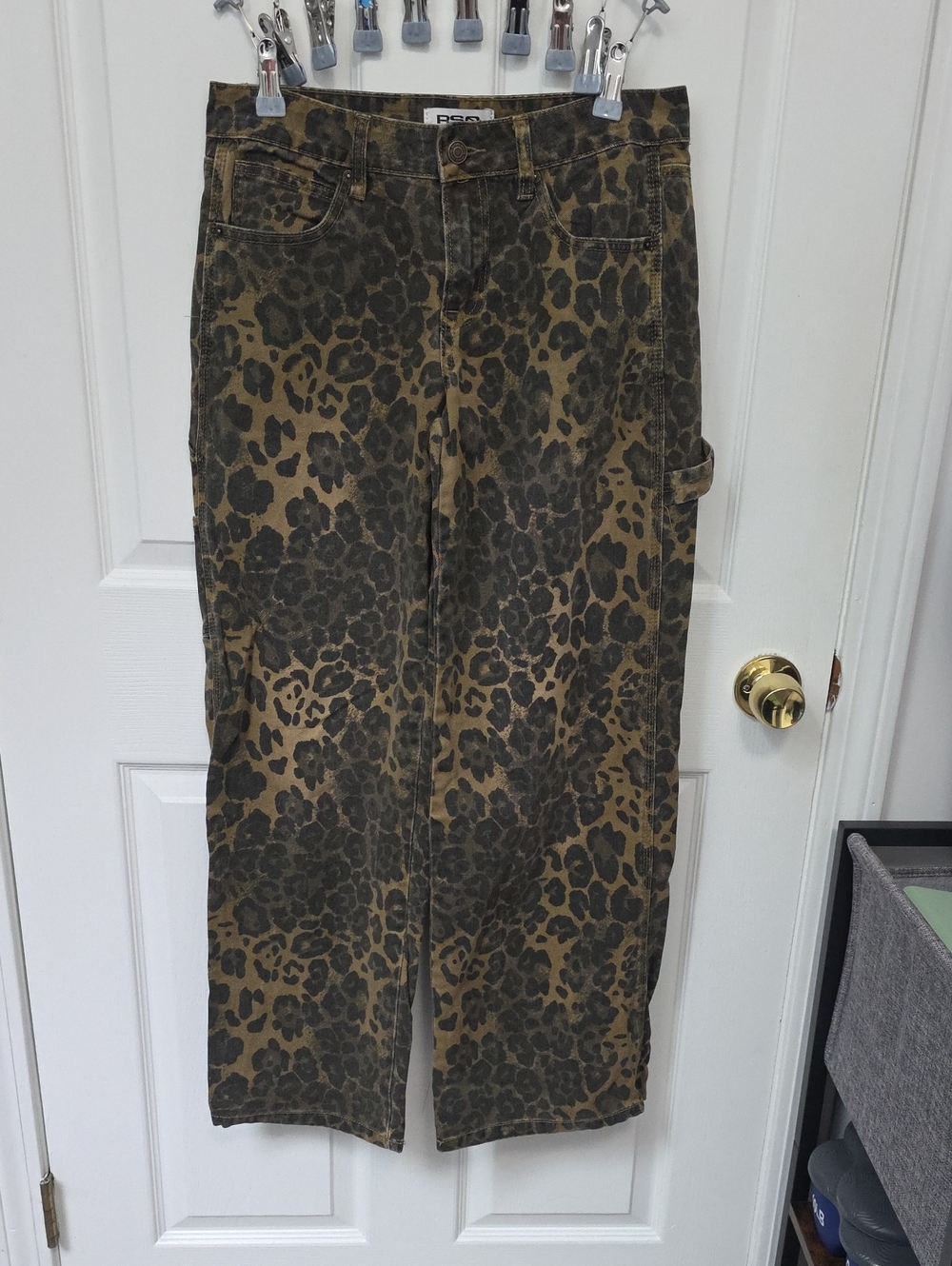 Women’s Leopard Print Wide-Leg Carpenter Jeans